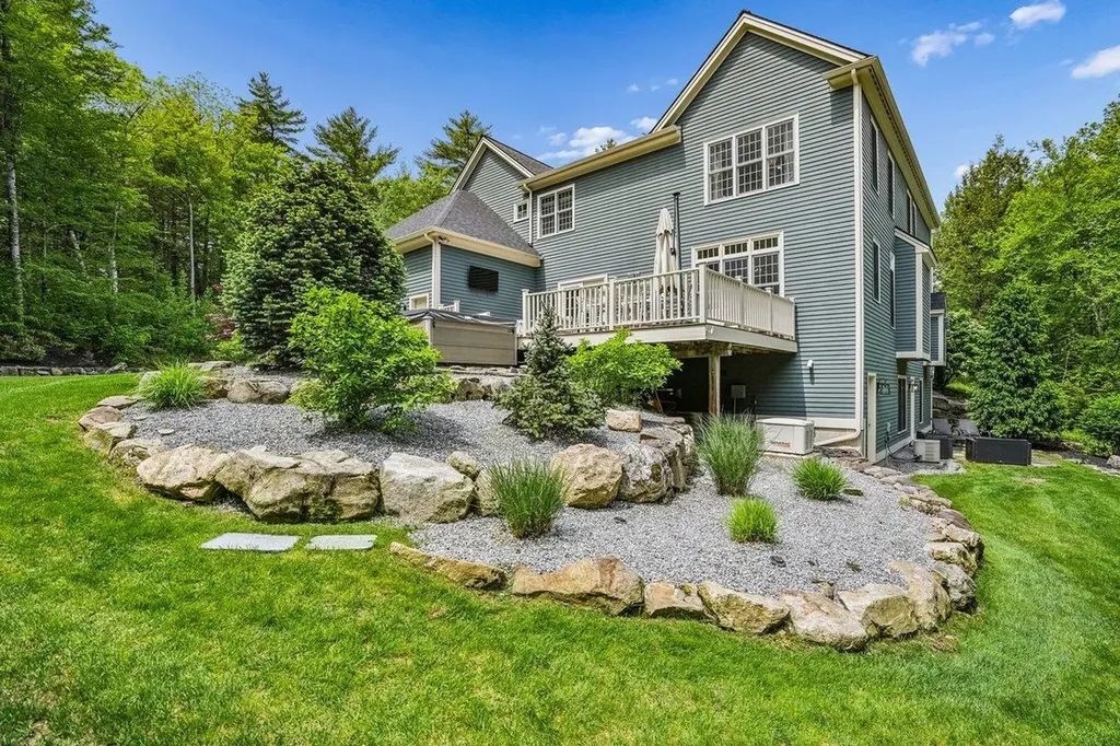 14 Aspen Lane Bedford NH 03110