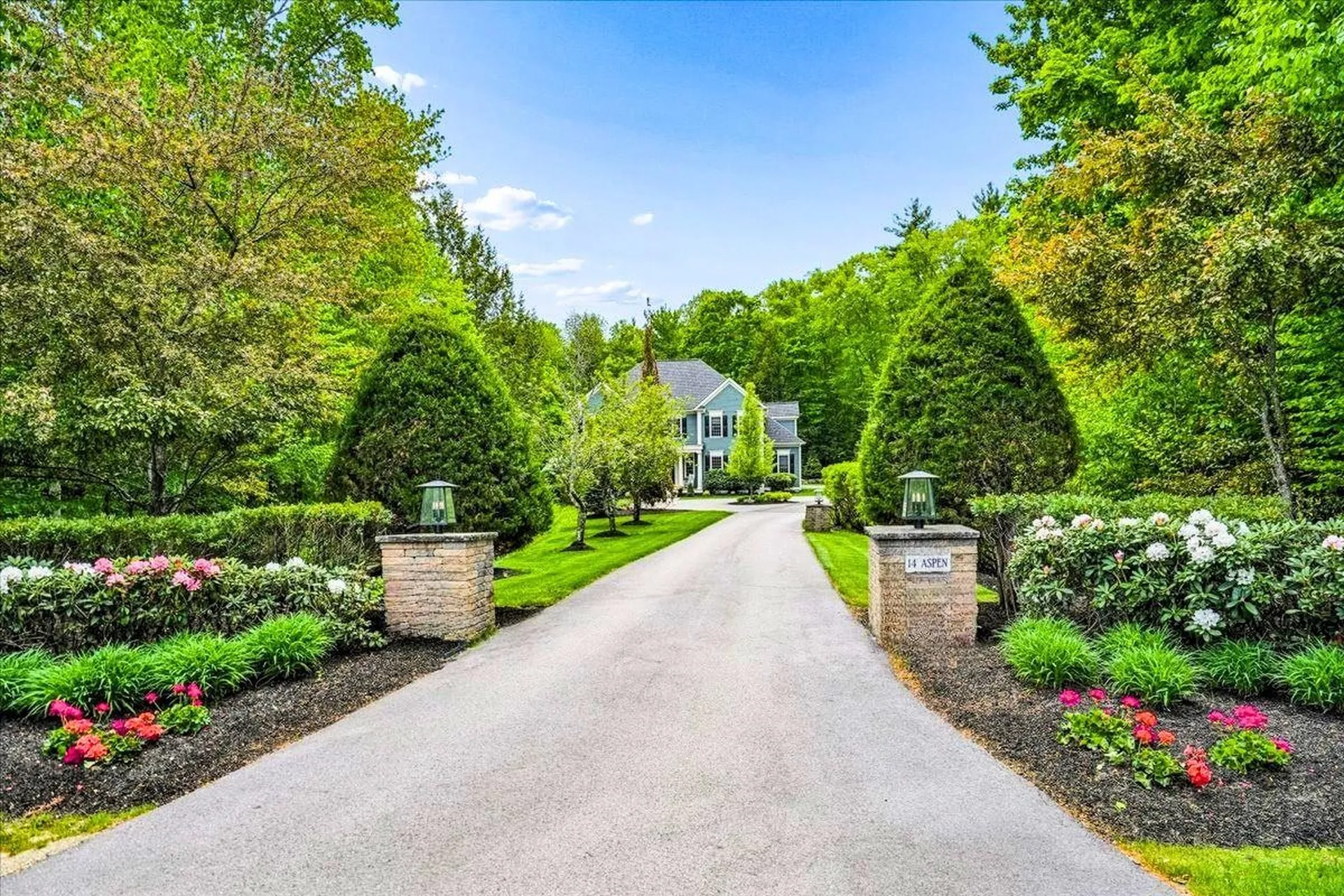 14 Aspen Lane Bedford NH 03110