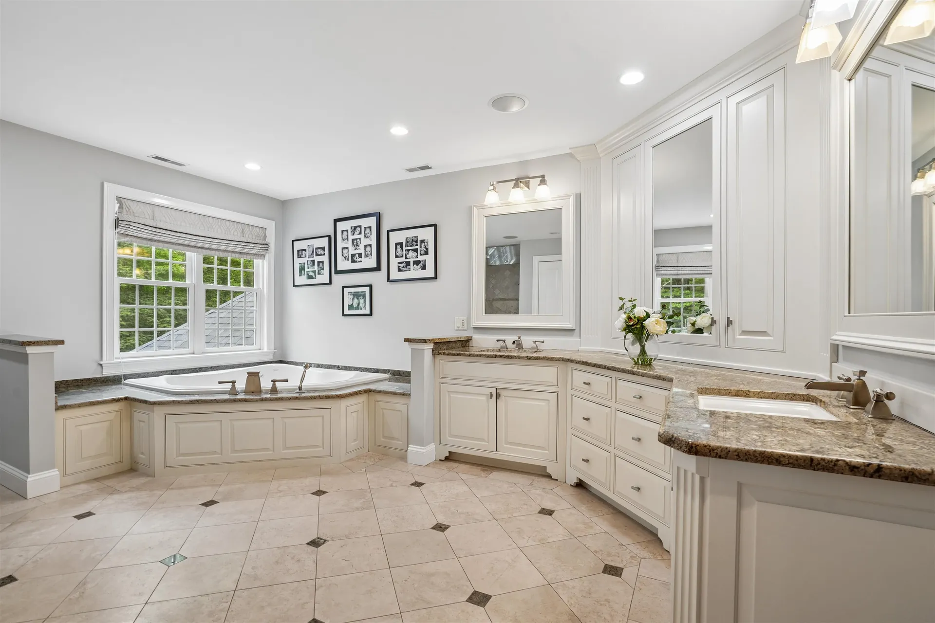 14 Aspen Lane Bedford NH 03110
