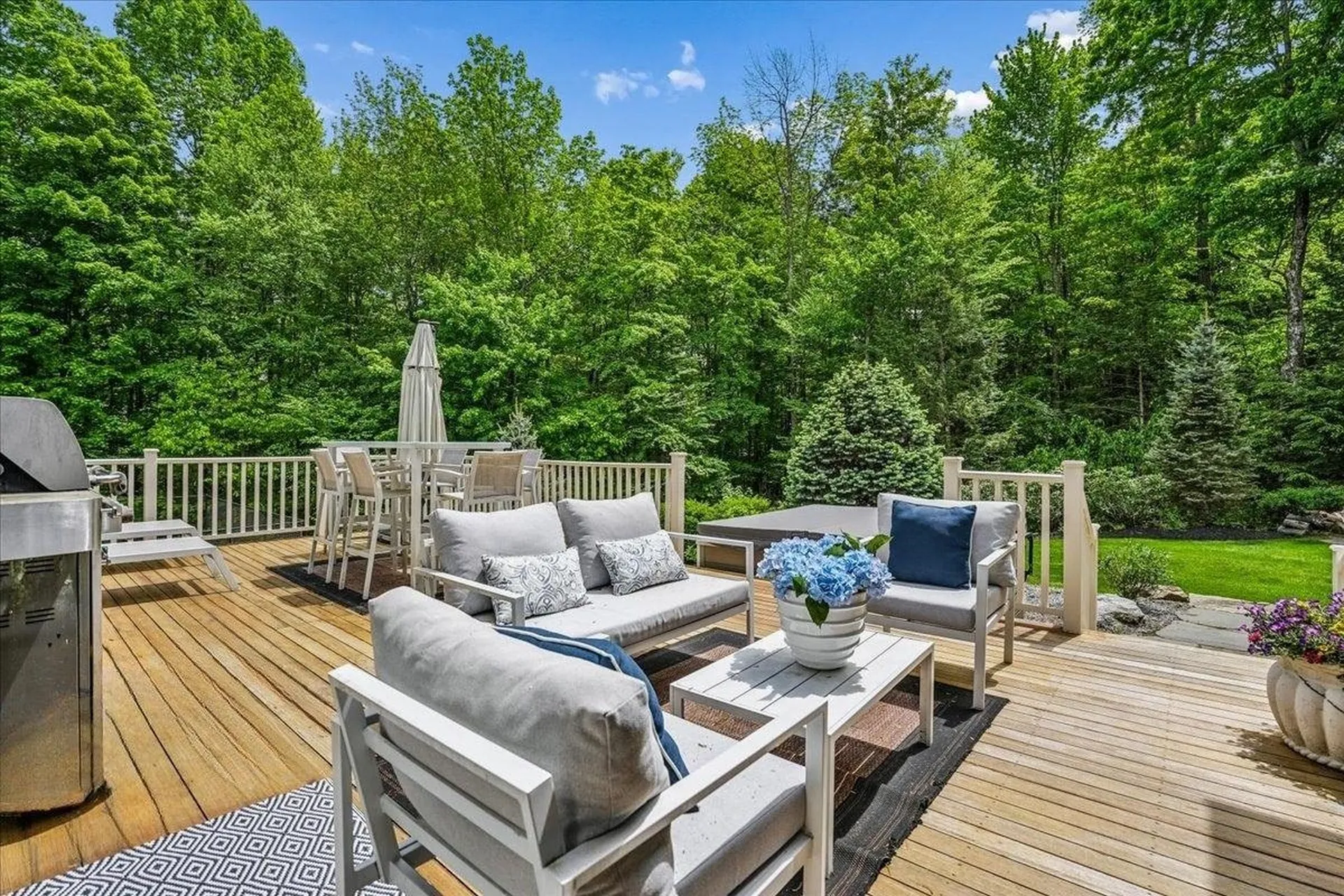 14 Aspen Lane Bedford NH 03110
