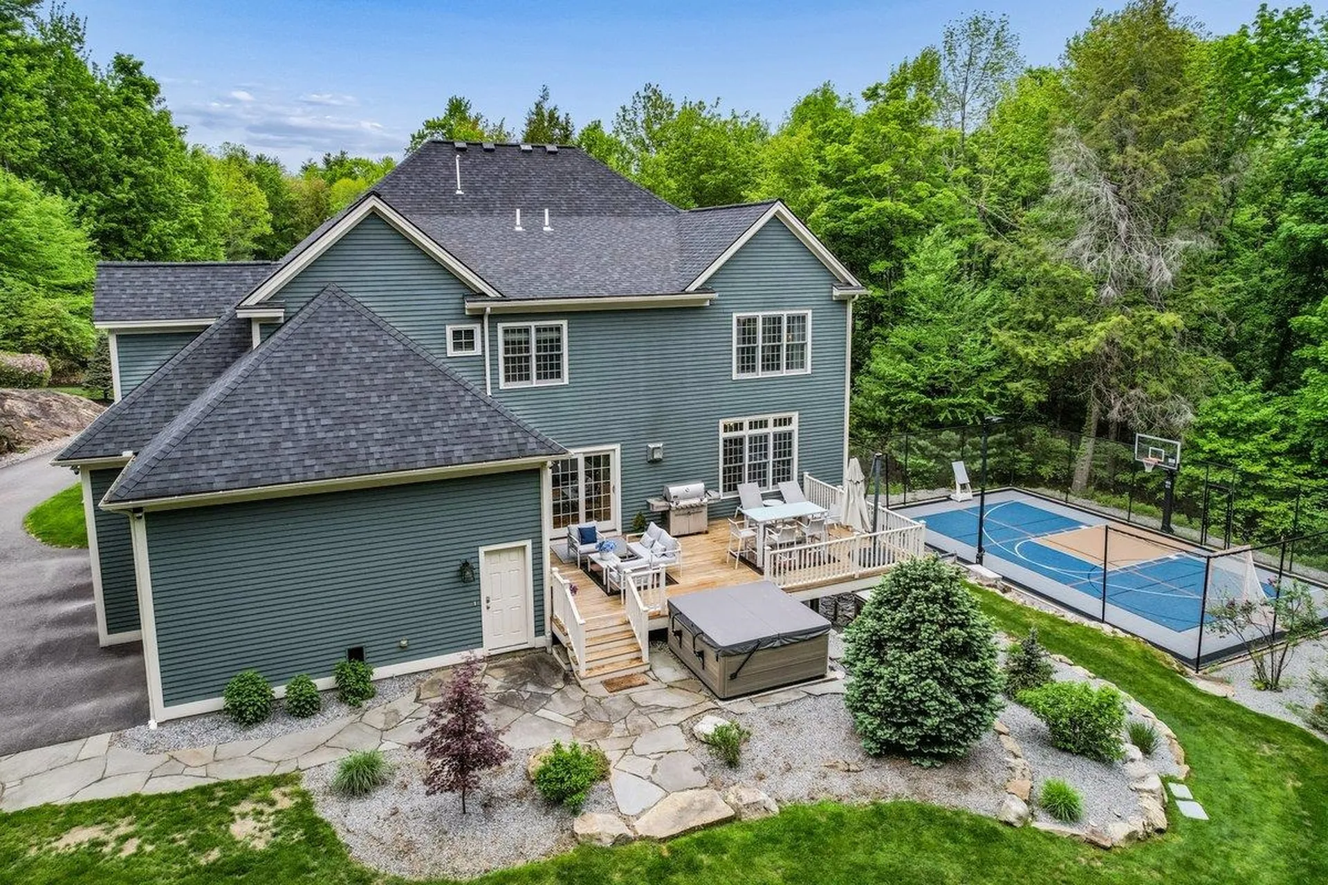 14 Aspen Lane Bedford NH 03110
