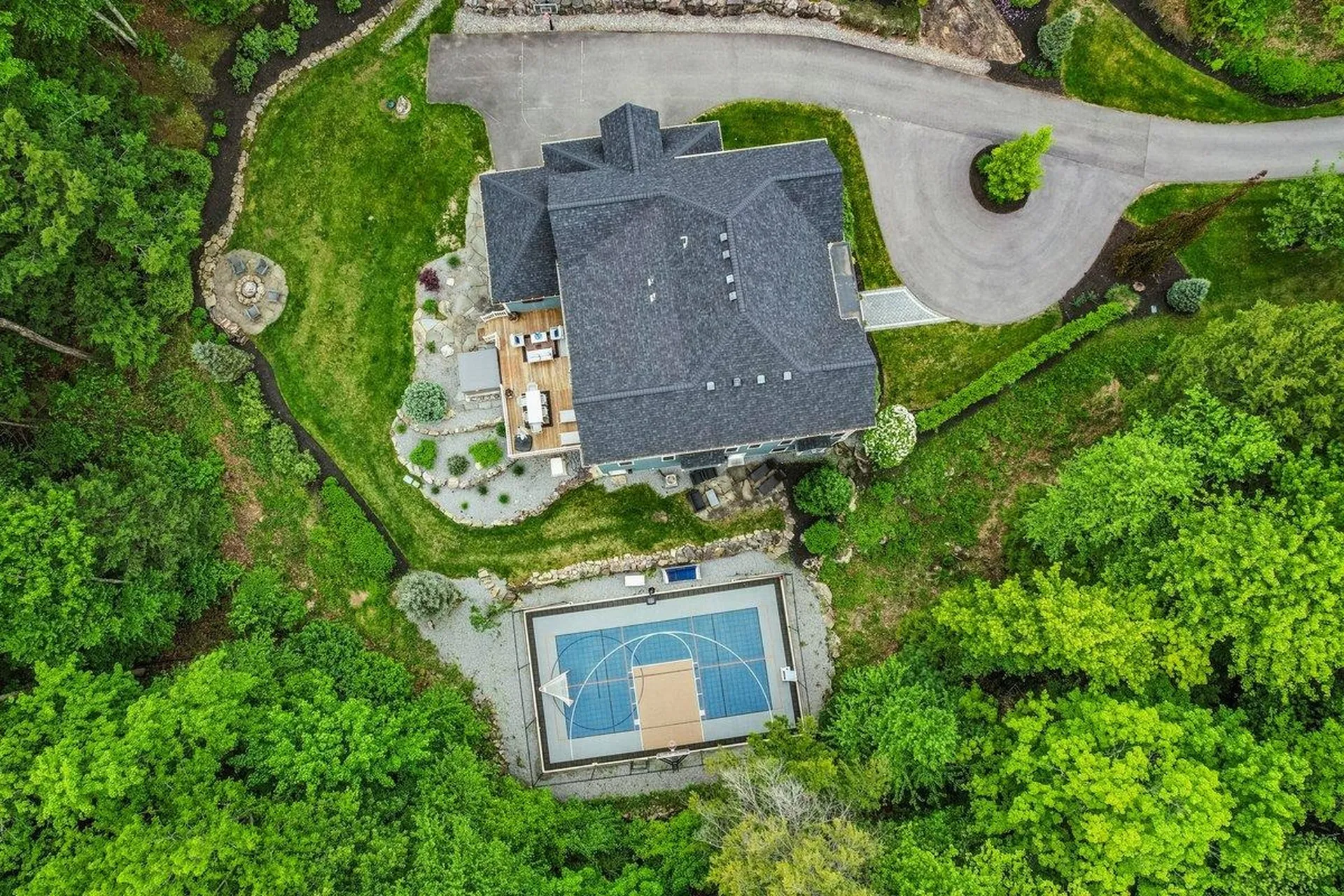 14 Aspen Lane Bedford NH 03110