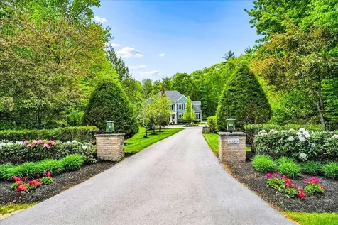 14 Aspen Lane Bedford NH 03110