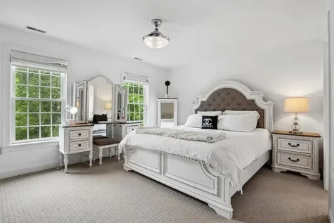 14 Aspen Lane Bedford NH 03110