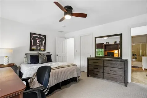 14 Aspen Lane Bedford NH 03110
