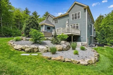 14 Aspen Lane Bedford NH 03110