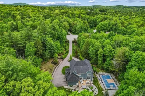 14 Aspen Lane Bedford NH 03110