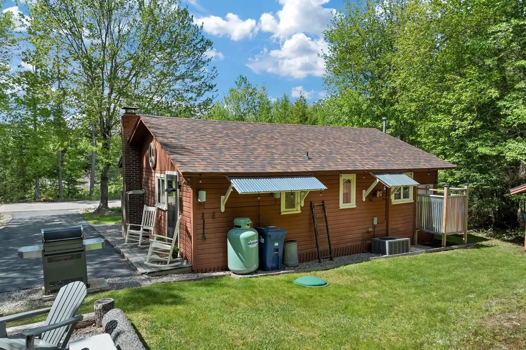 19 New Road Tuftonboro NH 03850
