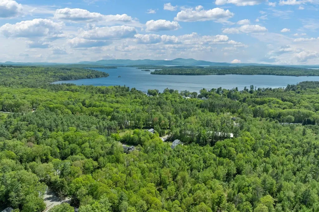 19 New Road Tuftonboro NH 03850