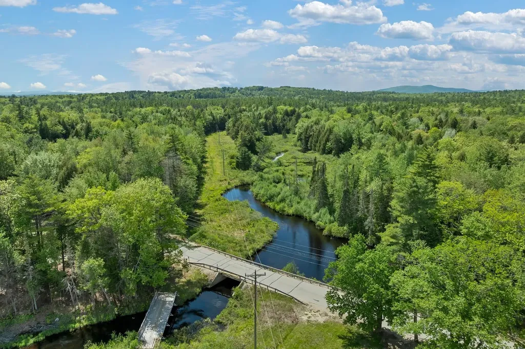 19 New Road Tuftonboro NH 03850