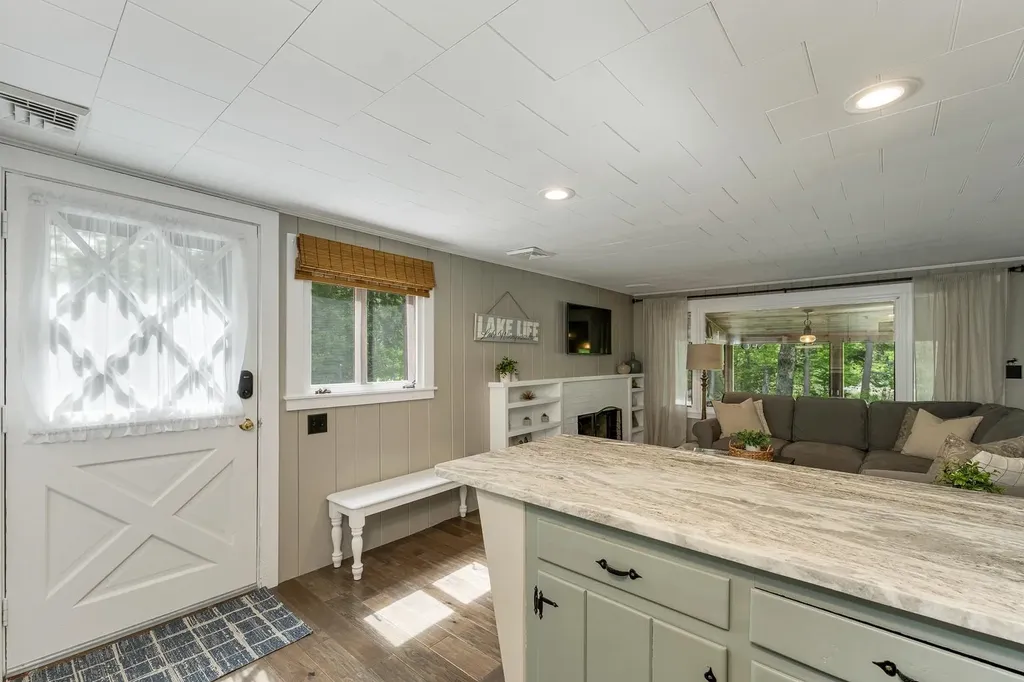 19 New Road Tuftonboro NH 03850