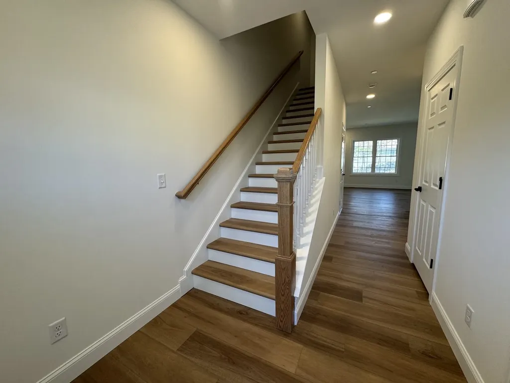 8C Dearborn Circle Goffstown NH 03045