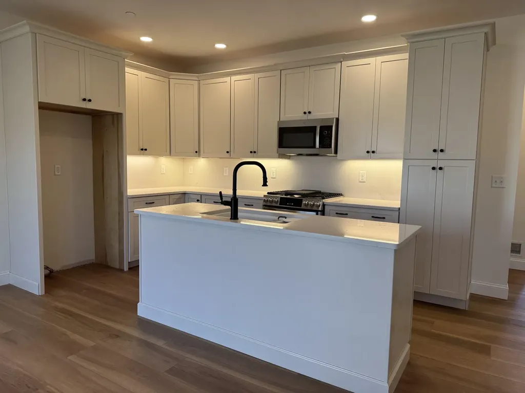 8C Dearborn Circle Goffstown NH 03045