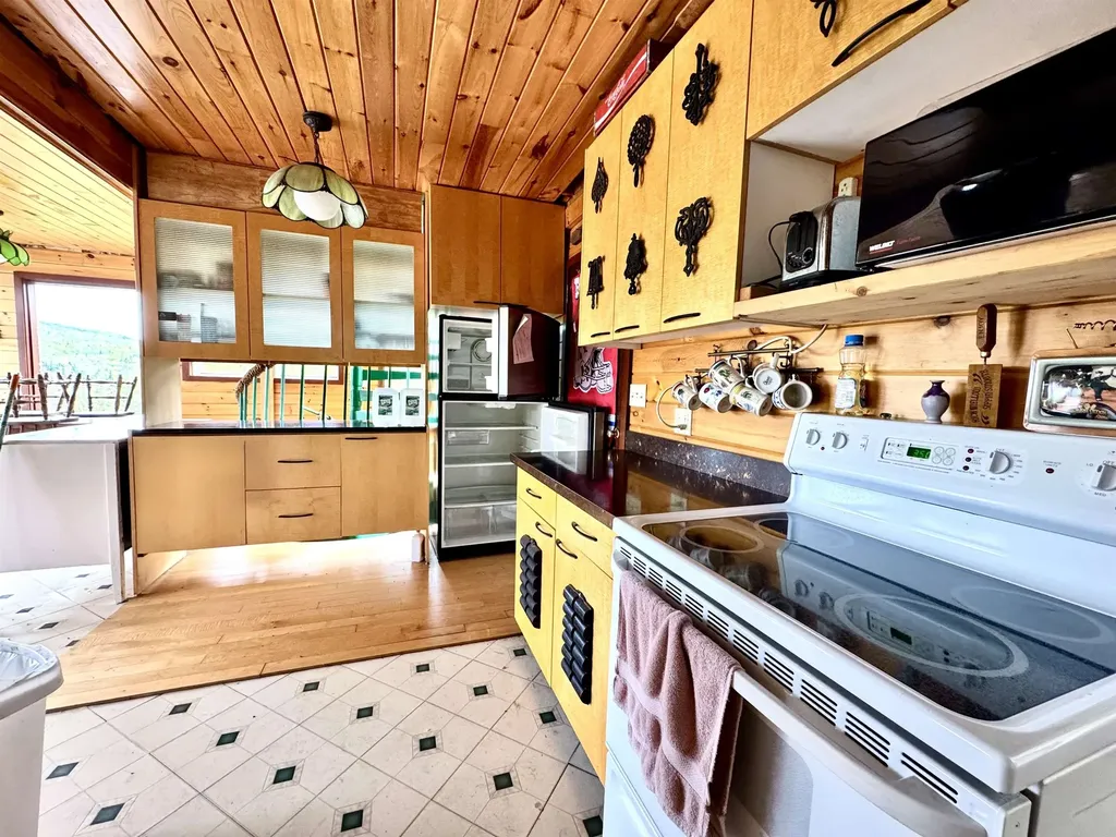 26 Ad Chase Road Pittsburg NH 03597