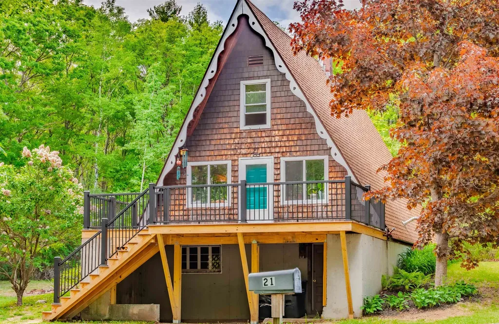 21 Hoadley Road Belmont NH 03220