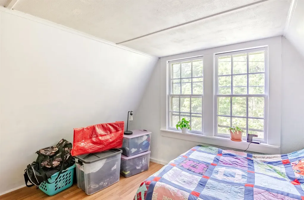 21 Hoadley Road Belmont NH 03220