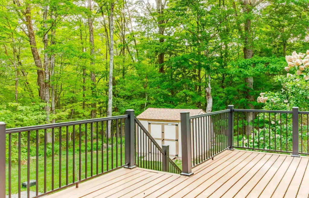 21 Hoadley Road Belmont NH 03220