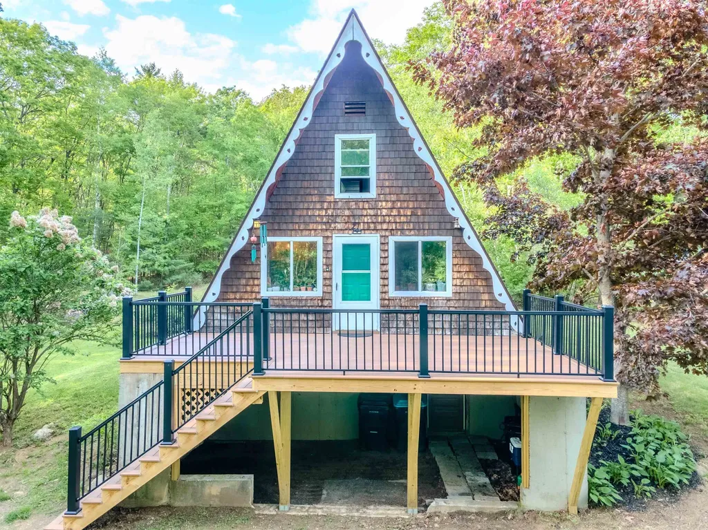 21 Hoadley Road Belmont NH 03220