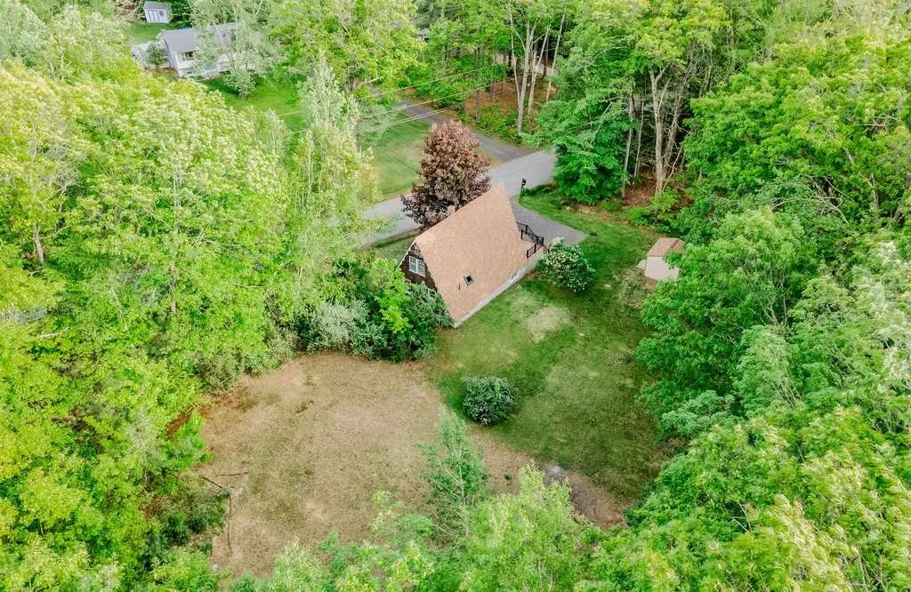 21 Hoadley Road Belmont NH 03220