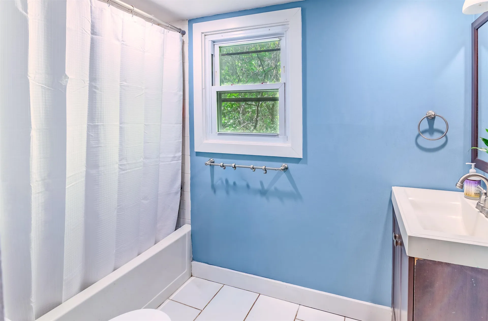 21 Hoadley Road Belmont NH 03220