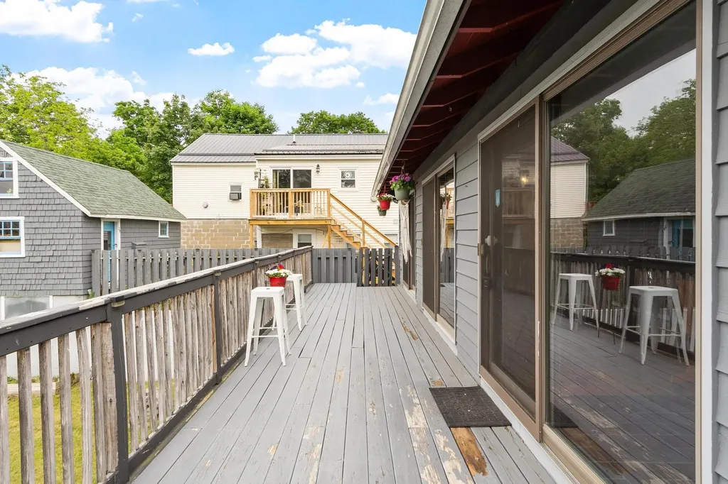 31 Main Street Raymond NH 03077-0