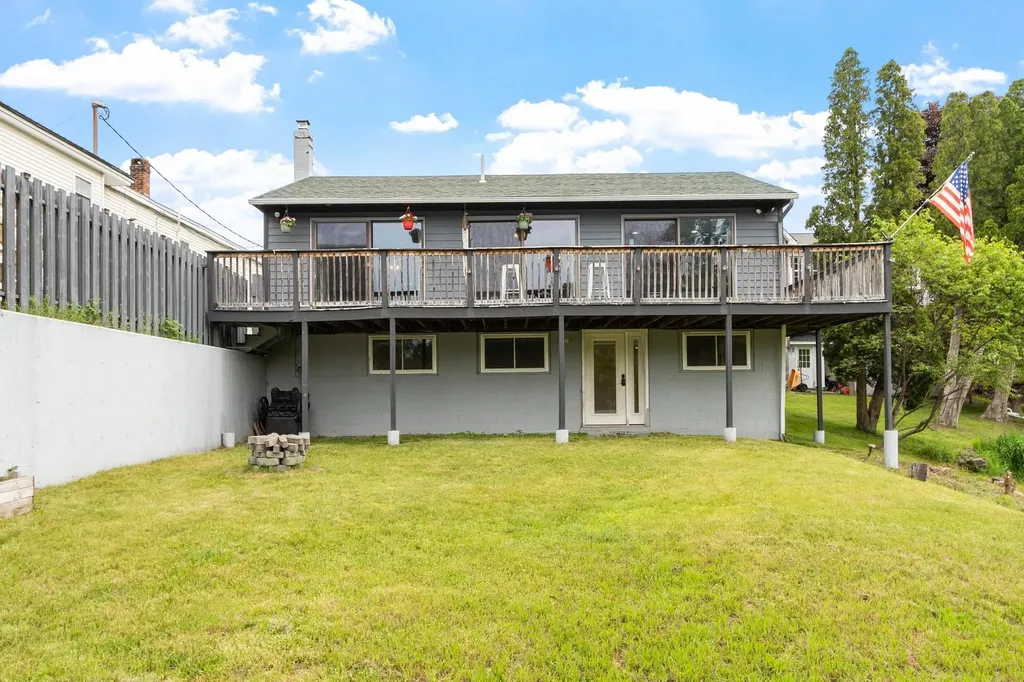 31 Main Street Raymond NH 03077-0