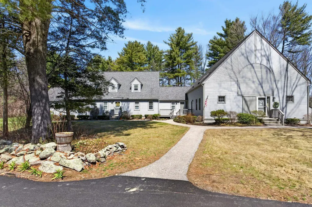 99 Glengarry Drive Stratham NH 03885