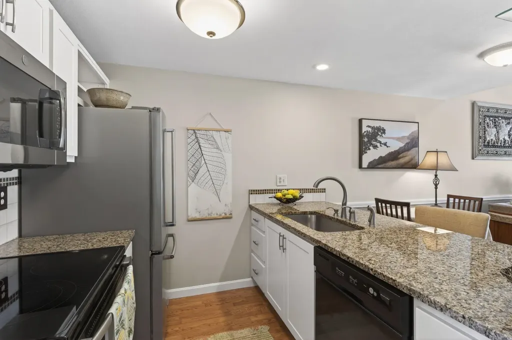 99 Glengarry Drive Stratham NH 03885