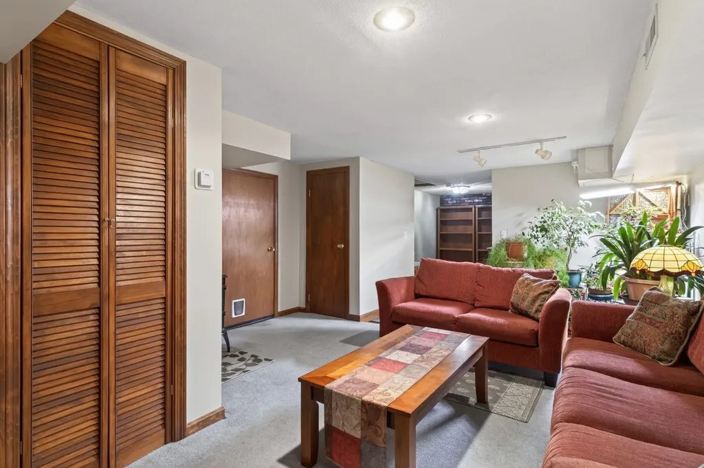 99 Glengarry Drive Stratham NH 03885
