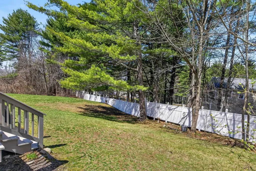 99 Glengarry Drive Stratham NH 03885