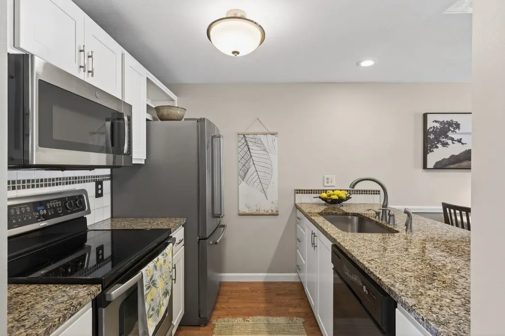 99 Glengarry Drive Stratham NH 03885