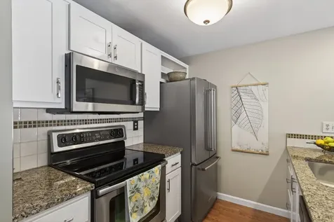 99 Glengarry Drive Stratham NH 03885