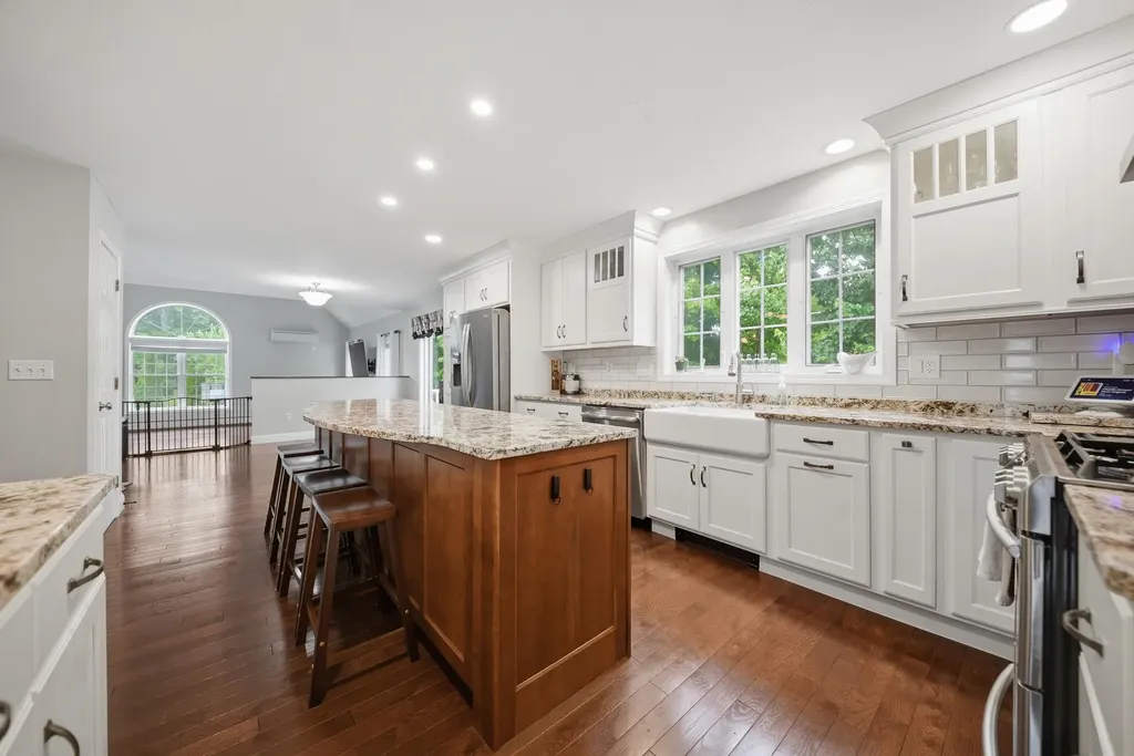 13 Stirling Avenue Hooksett NH 03106
