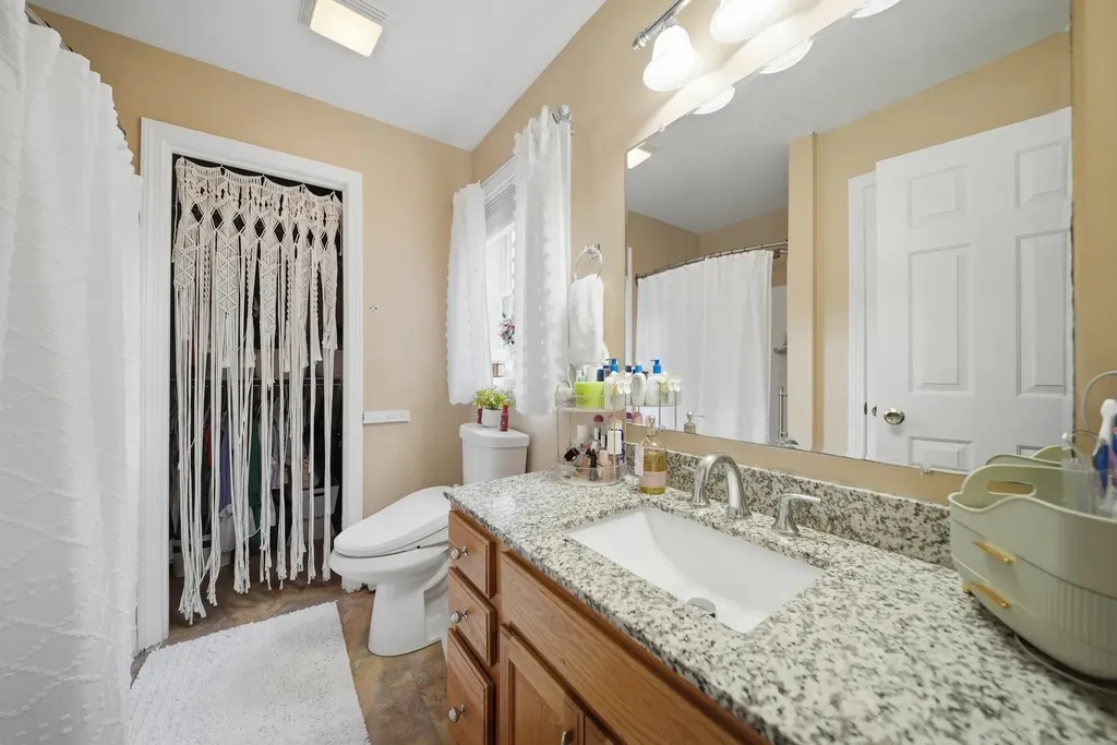 13 Stirling Avenue Hooksett NH 03106
