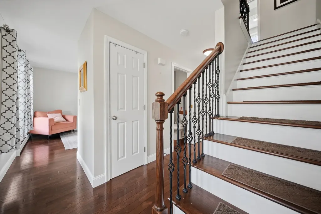 13 Stirling Avenue Hooksett NH 03106