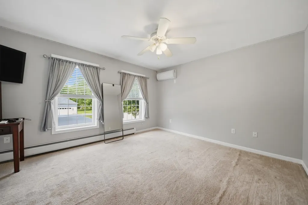 13 Stirling Avenue Hooksett NH 03106