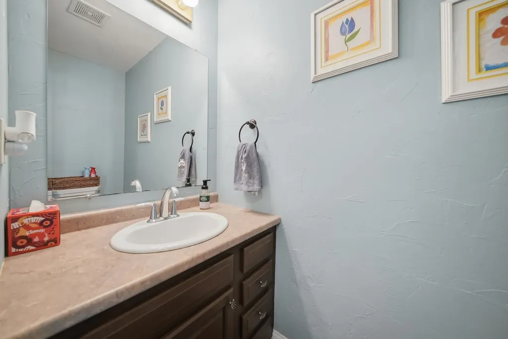 13 Stirling Avenue Hooksett NH 03106