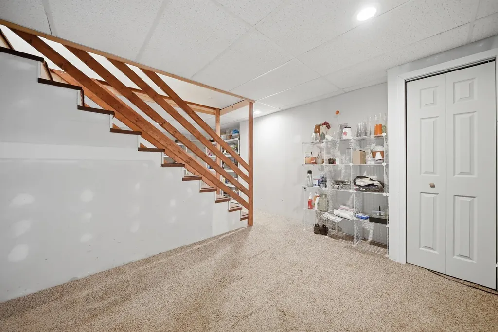 13 Stirling Avenue Hooksett NH 03106