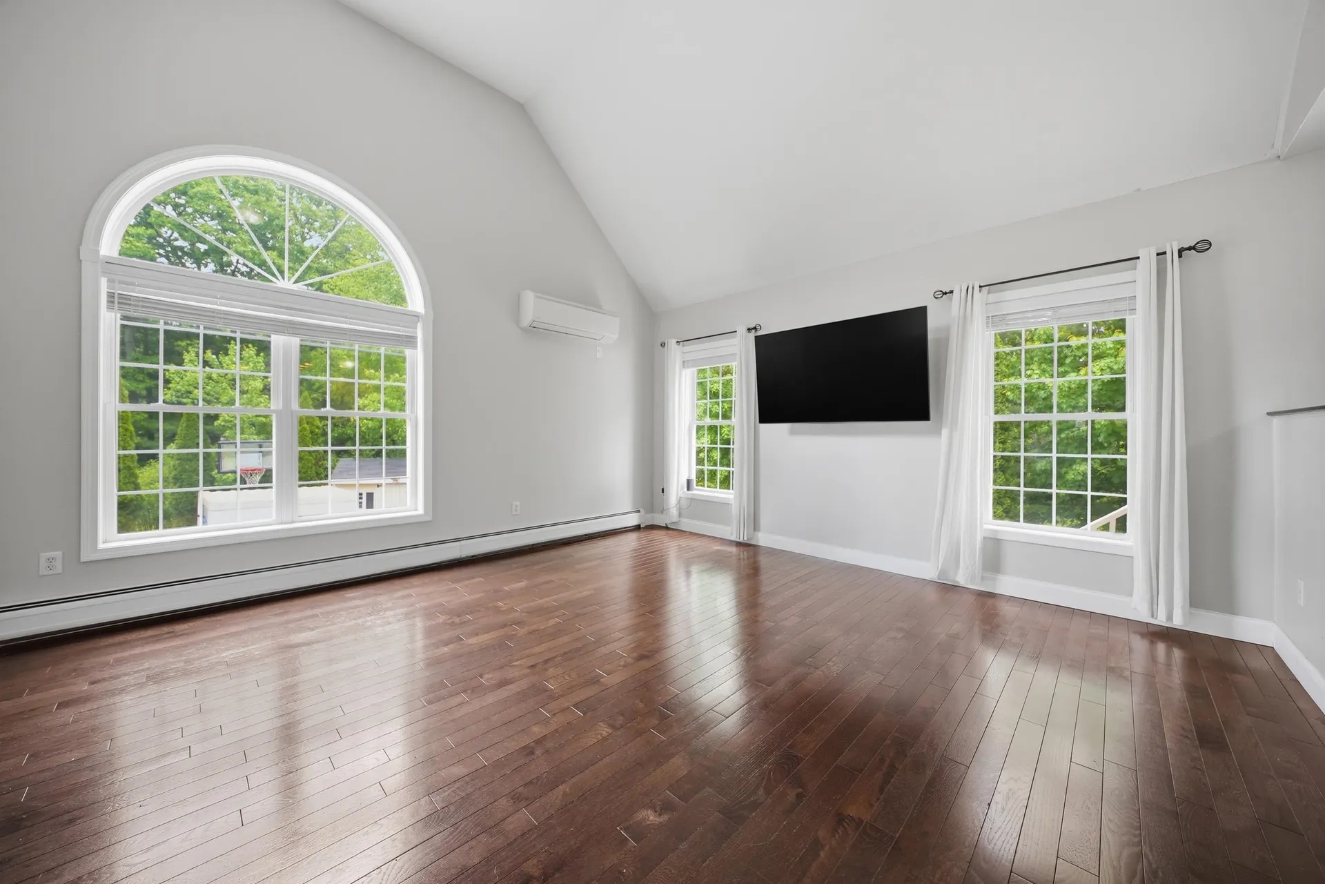13 Stirling Avenue Hooksett NH 03106