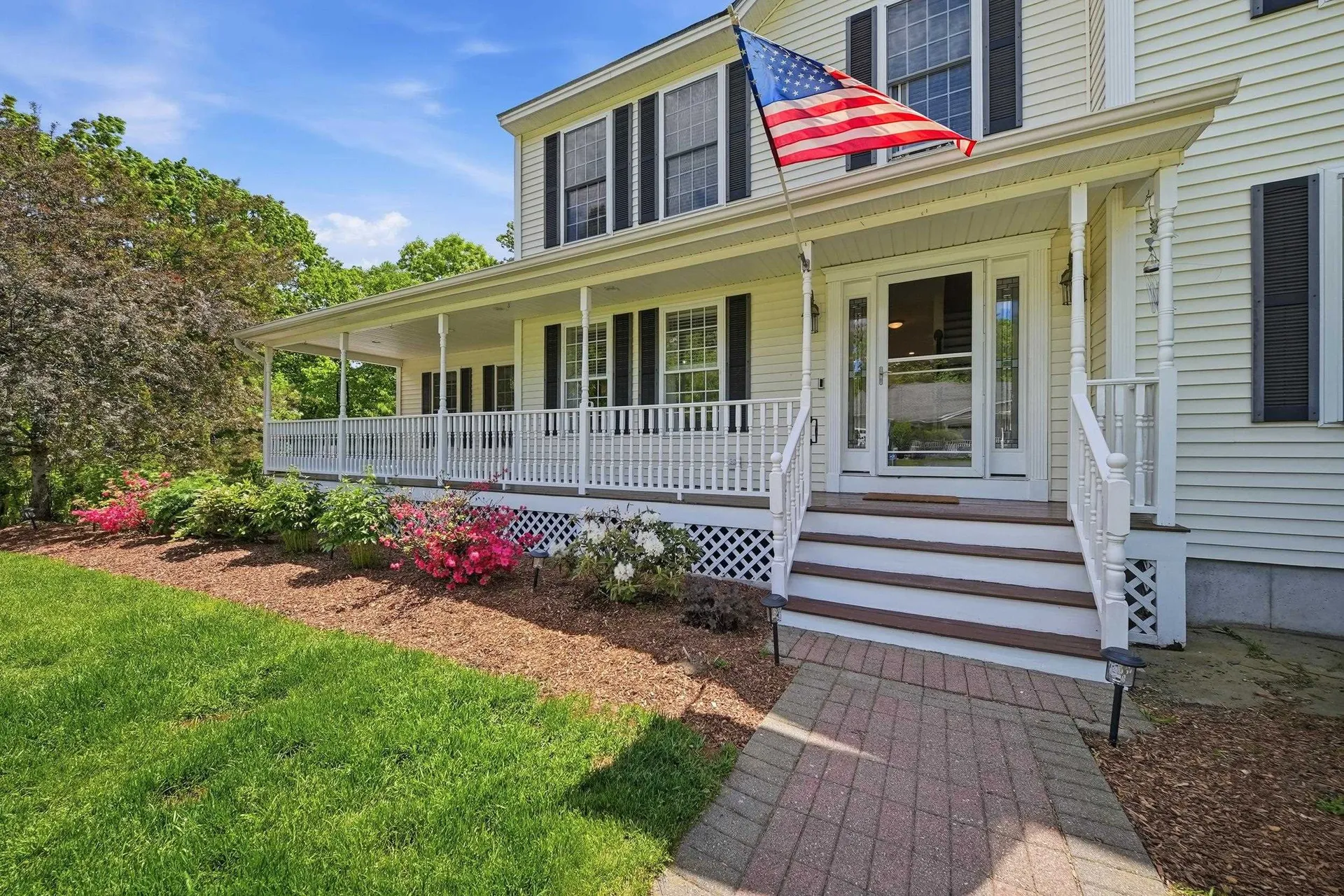 13 Stirling Avenue Hooksett NH 03106