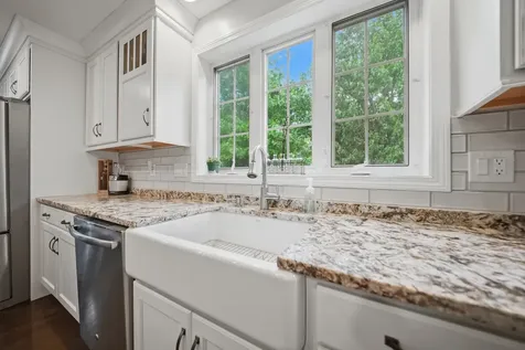 13 Stirling Avenue Hooksett NH 03106