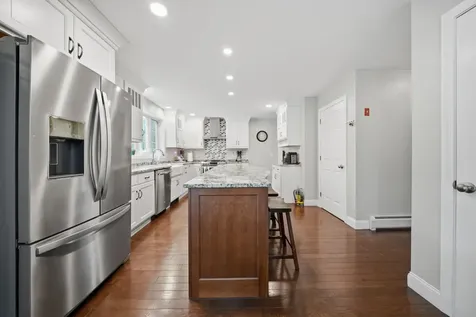 13 Stirling Avenue Hooksett NH 03106