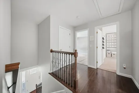 13 Stirling Avenue Hooksett NH 03106