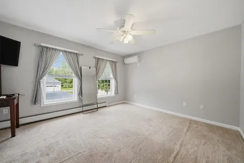 13 Stirling Avenue Hooksett NH 03106