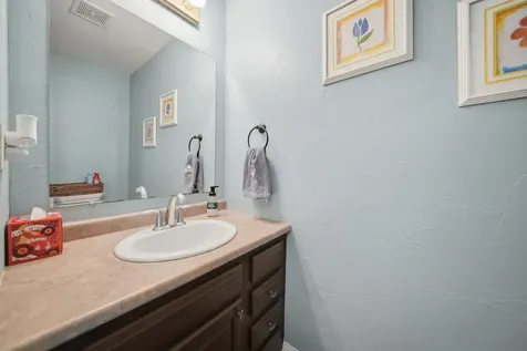 13 Stirling Avenue Hooksett NH 03106