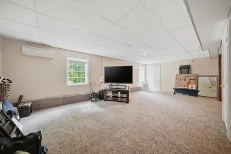 13 Stirling Avenue Hooksett NH 03106