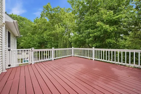 13 Stirling Avenue Hooksett NH 03106