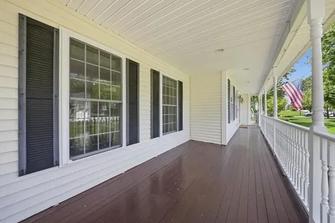 13 Stirling Avenue Hooksett NH 03106