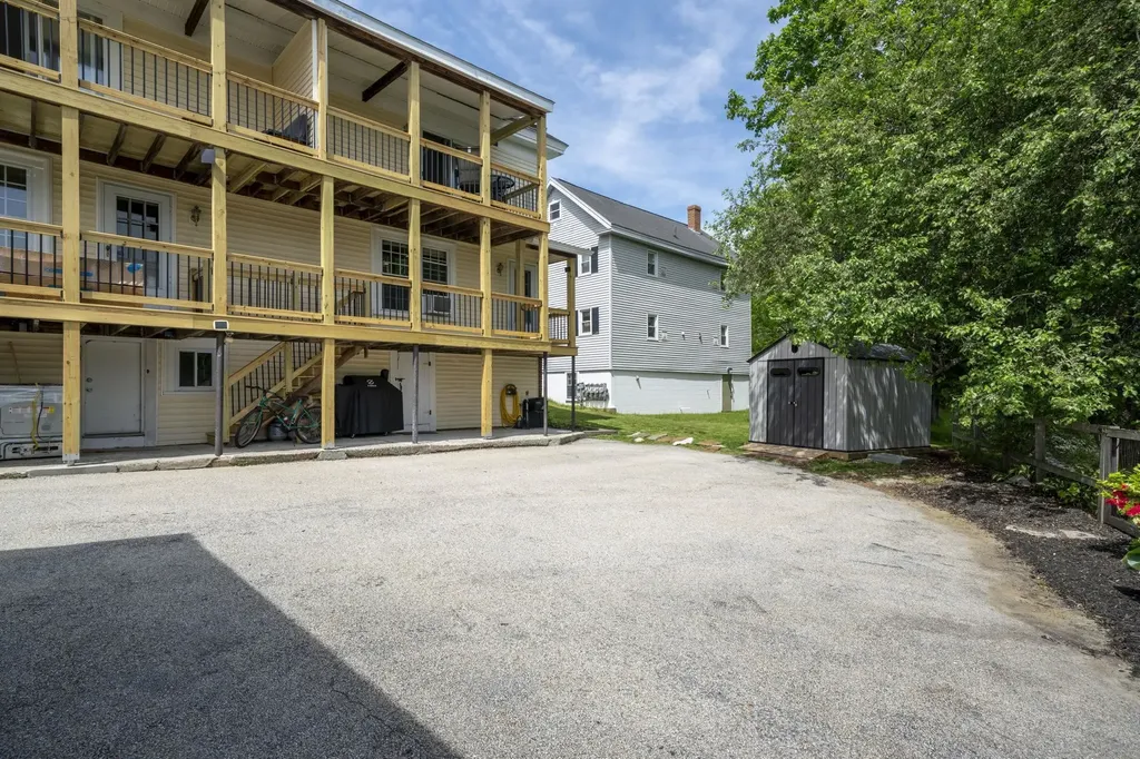 127 Glass Street Pembroke NH 03275