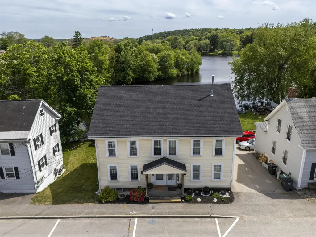 127 Glass Street Pembroke NH 03275